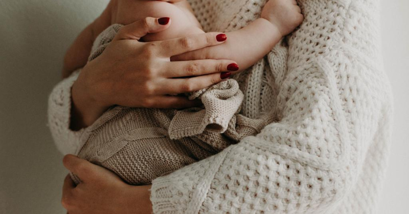 The Ultimate Guide to Safe Makeup, Skincare for Conception, Pregnancy, and Breastfeeding